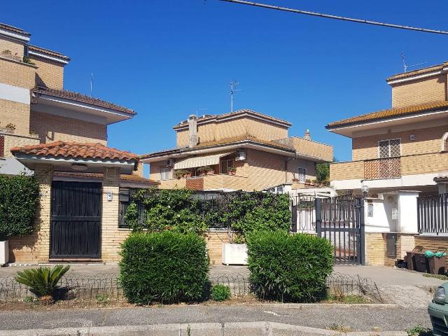 Terraced house in {3}, Via Garigliano - Photo 1