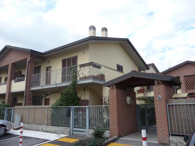 Dreizimmerwohnung in Viale Italia  4, Cavenago d'Adda - Foto 1