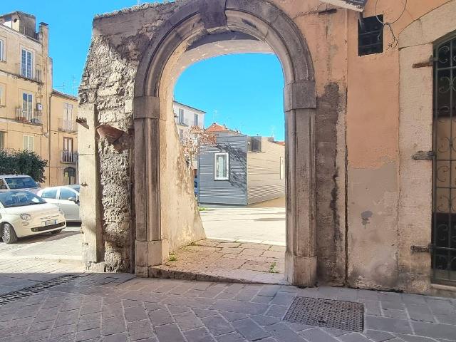 Quadrilocale in Vicolo Corte Vecchia, Isernia - Foto 1