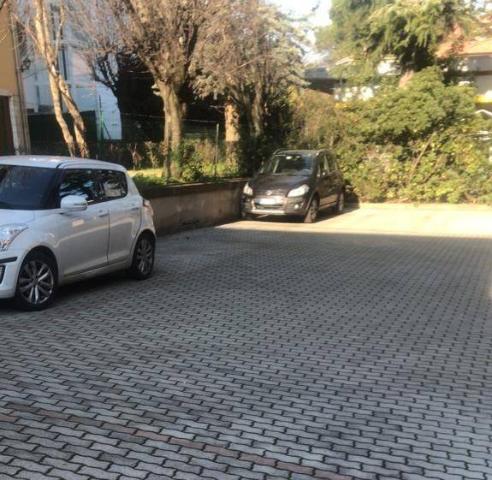 Autoparkplatz in Via Toscana 33, Bologna - Foto 1