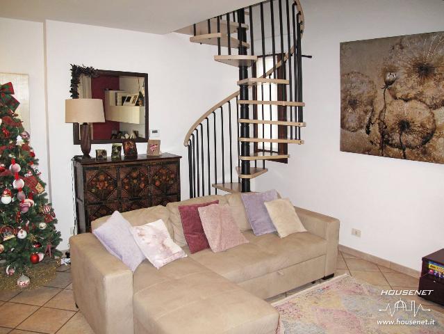 3-room flat in Viale Don Giovanni Minzoni, Carmignano - Photo 1