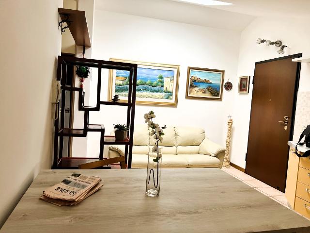 One-room flat in {3}, - Photo 1