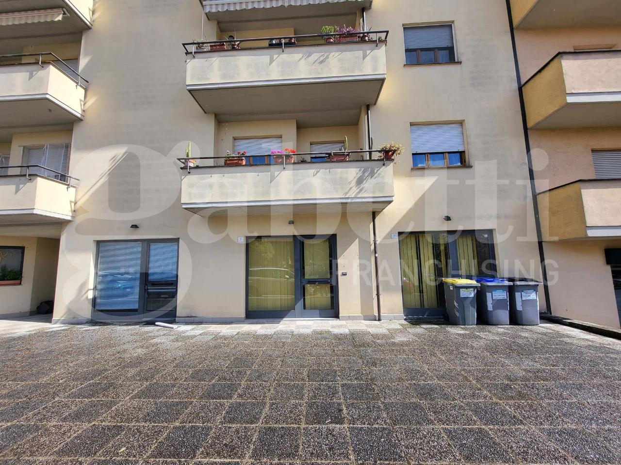 Negozio in Via Treviso 2, Foligno, {3} - Foto 2