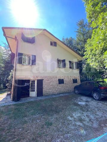 Casa indipendente in Loc. Piani di Ricciano 20, Foligno - Foto 1