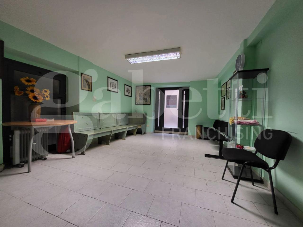 Ufficio in Via Largo della Pietà Snc, Bevagna, {3} - Foto 1