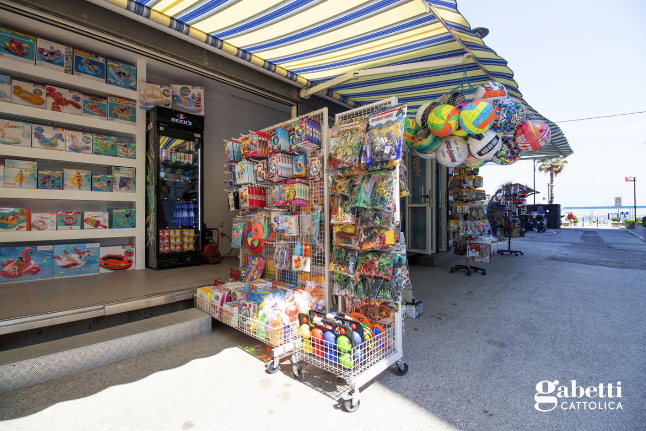 Esercizio commerciale in Via Carducci, Cattolica, {3} - Foto 2
