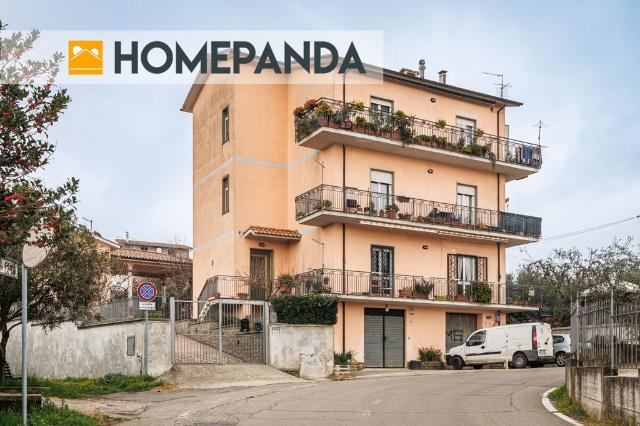 Dreizimmerwohnung in Viale Piana 16, Fabrica di Roma - Foto 1