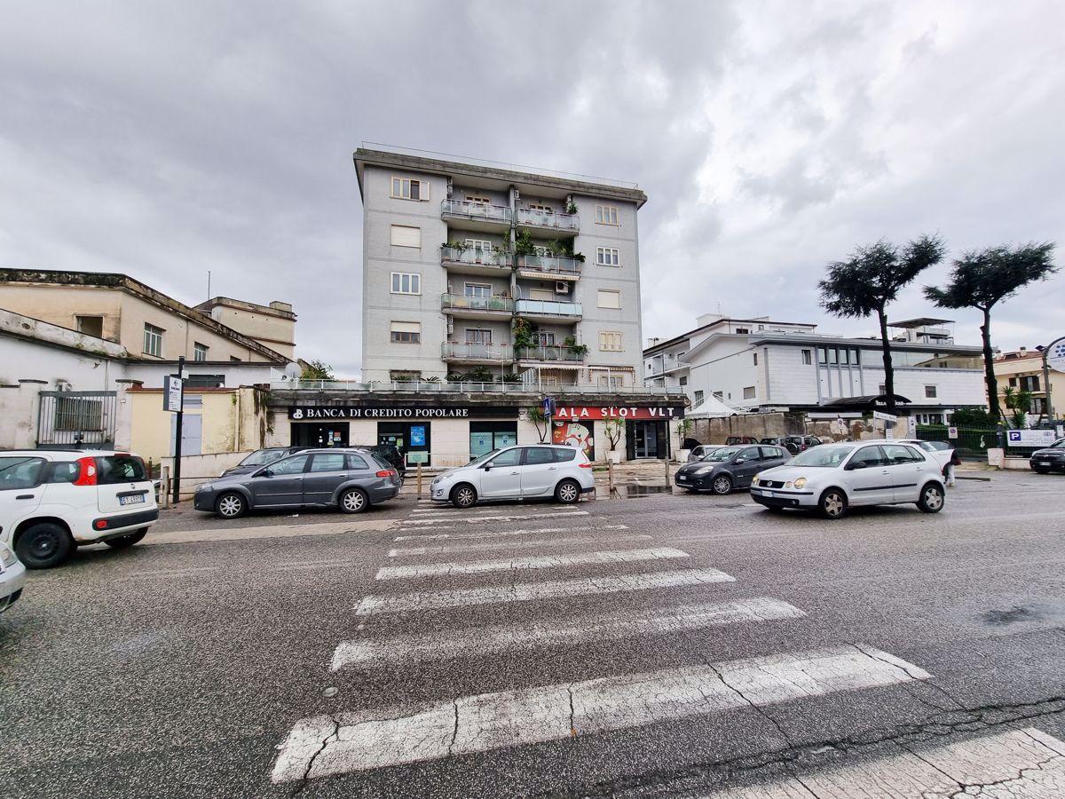 Negozio in Via Torrino, Casagiove - Foto 1