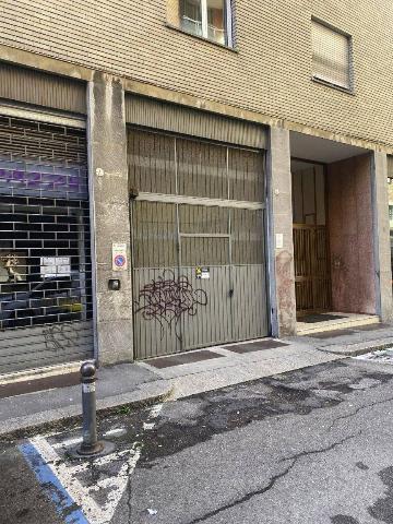 Garage or car box in Via Giuseppe Grabinski, Bologna - Photo 1