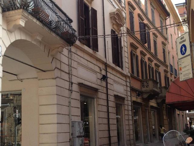 Negozio in Via Monte Grappa, Bologna - Foto 1