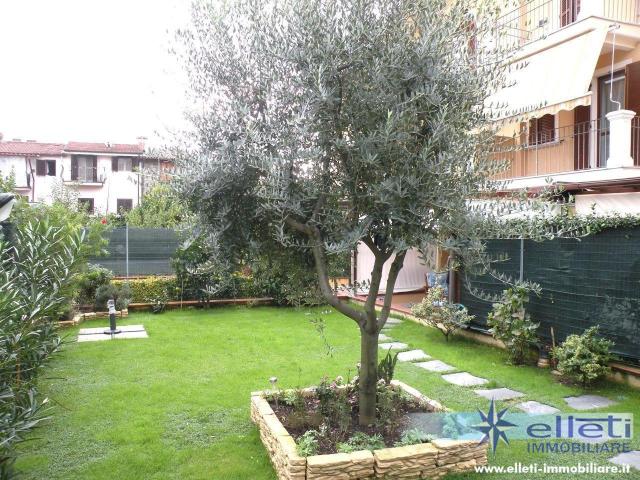 Terraced house, Massa - Photo 1