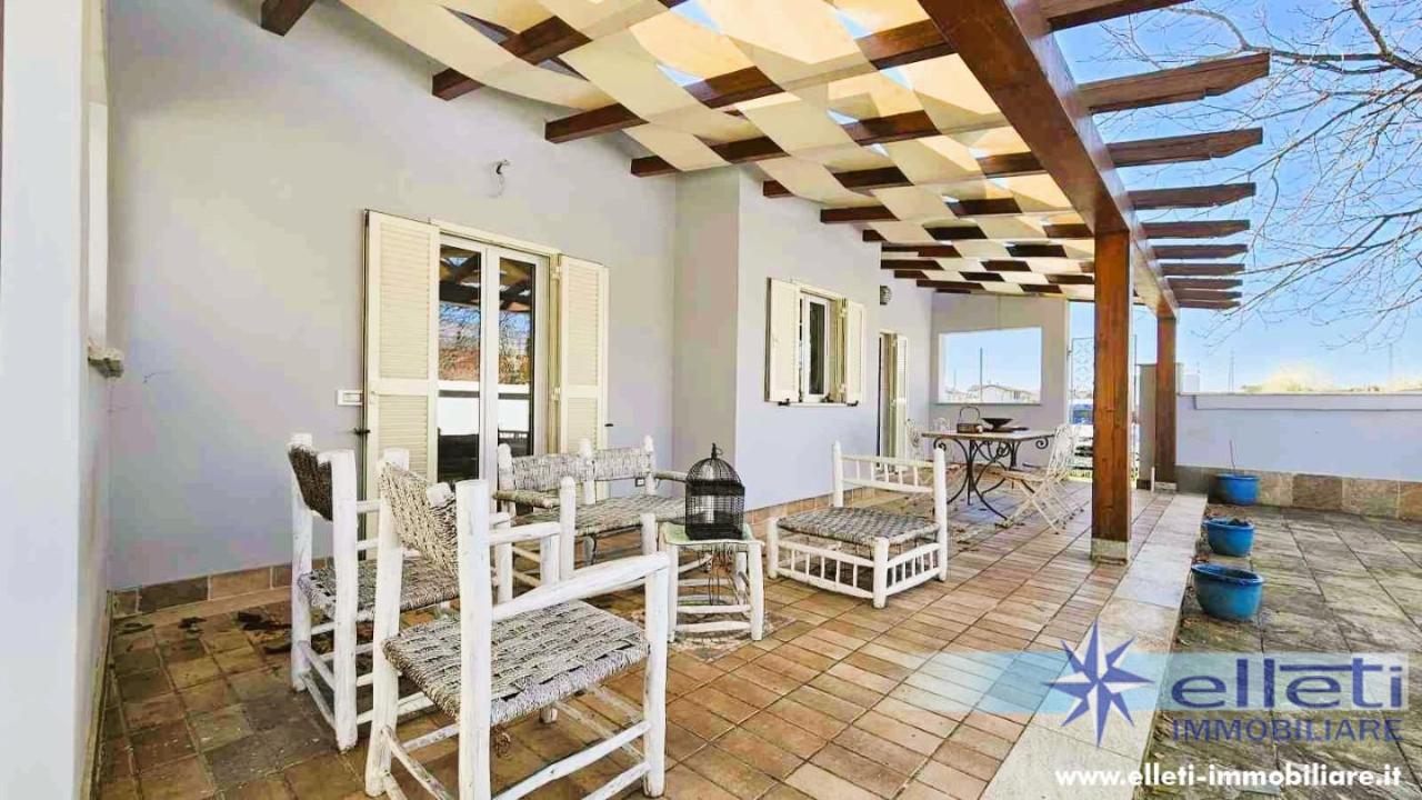 casa indipendente in vendita a Massa in zona Marina di Massa