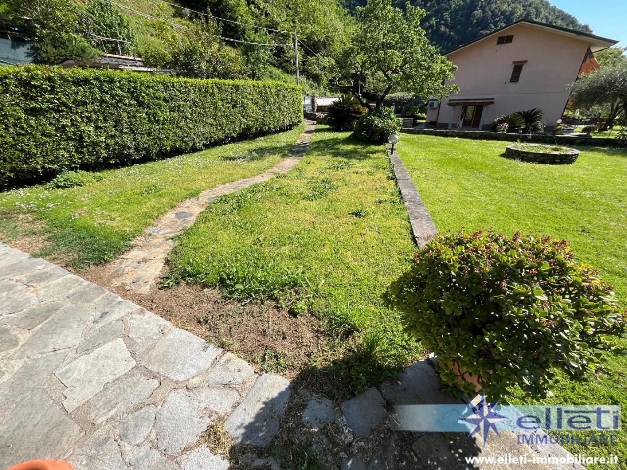 casa indipendente in vendita a Montignoso in zona Capanne