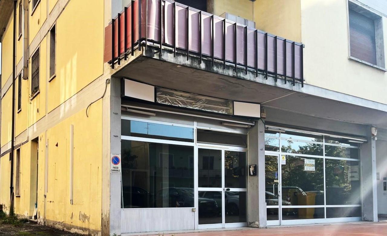Locale commerciale in , Agliana, {3} - Foto 2