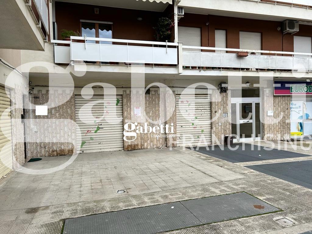 Negozio in Via Matteo Renato Imbriani 110, Canosa Di Puglia, {3} - Foto 2