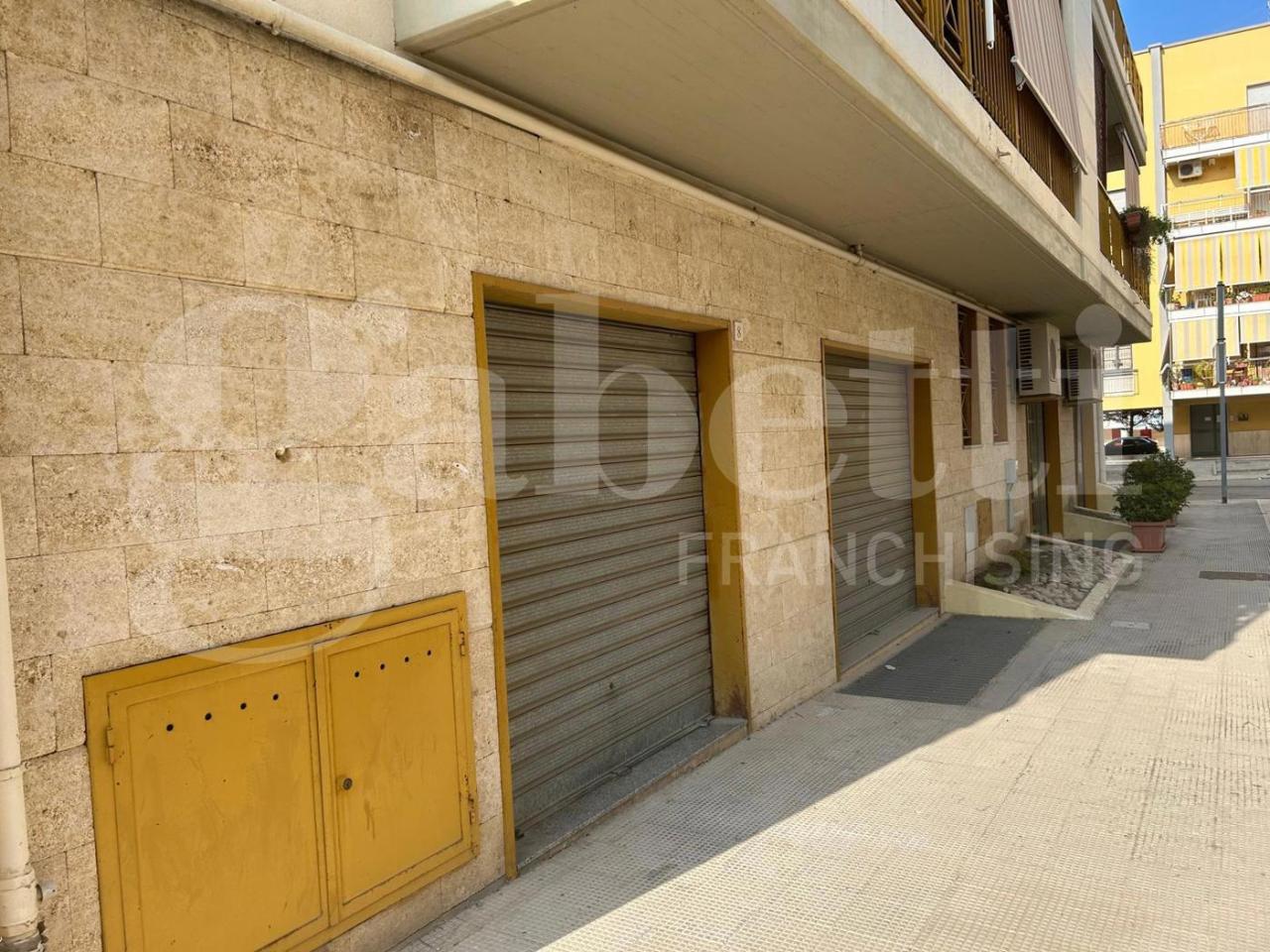 Negozio in Via Giorgio Boris Giuliano 6, Canosa Di Puglia, {3} - Foto 2