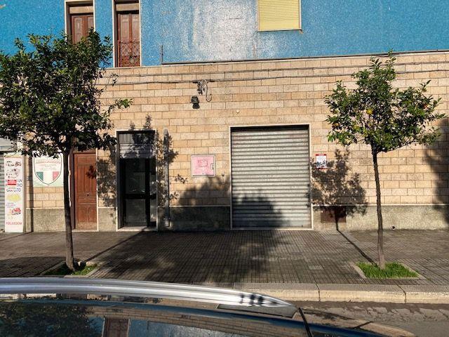 Negozio in Viale Commenda 156, Brindisi - Foto 1