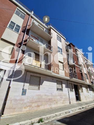 4-room flat in Via Maglie 5, Brindisi - Photo 1