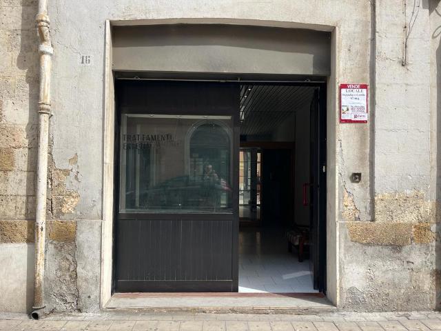 Shop in {3}, Via Cristoforo Colombo 16 - Photo 1