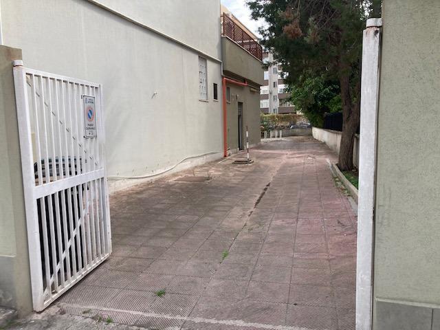 Negozio in Via Villafranca 18, Brindisi, {3} - Foto 1