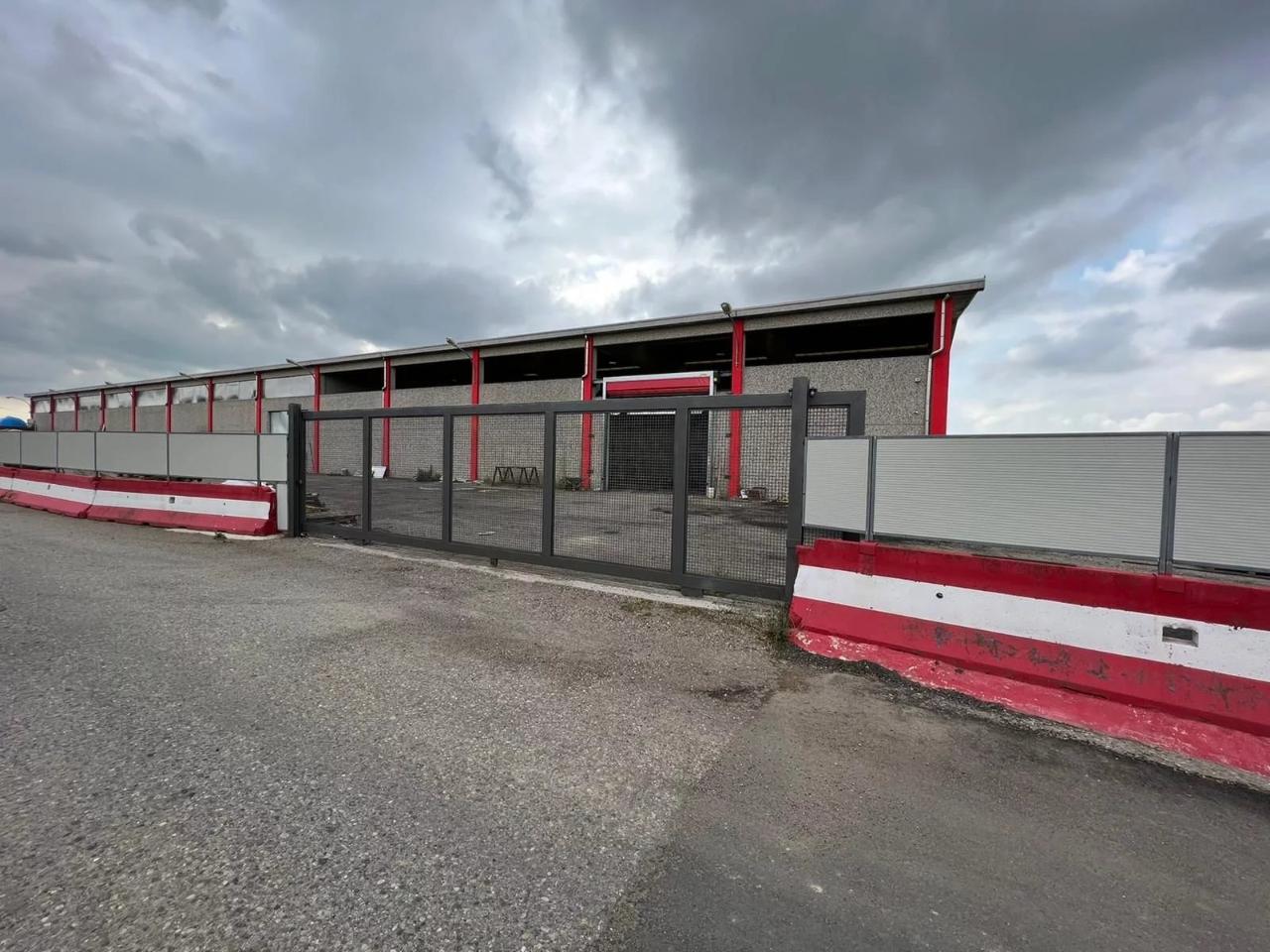 Magazzino in , Arluno, {3} - Foto 1