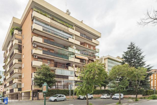 Garage or car box in Viale della Grande Muraglia 59, Roma - Photo 1