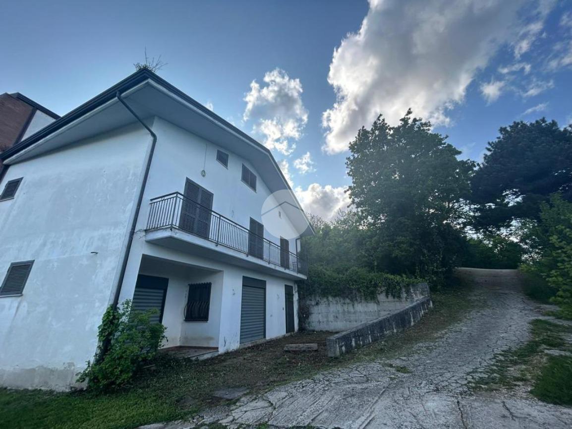 Villa in vendita a Ospedaletto D'Alpinolo
