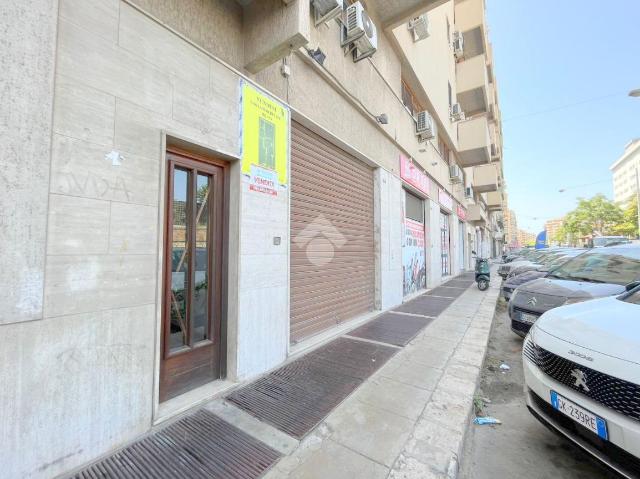 Magazzino in Via Sampolo 54, Palermo - Foto 1