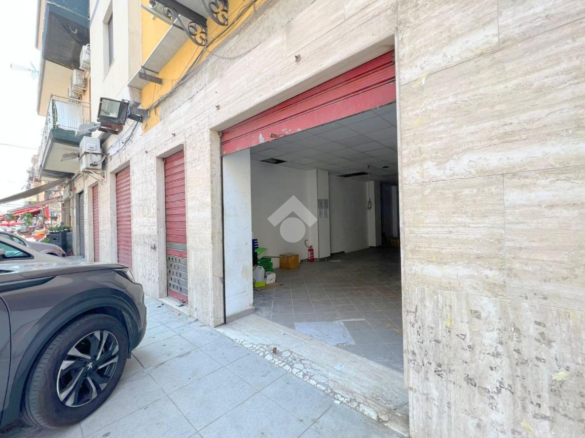 Negozio in Via Montalbo 57, Palermo, {3} - Foto 1