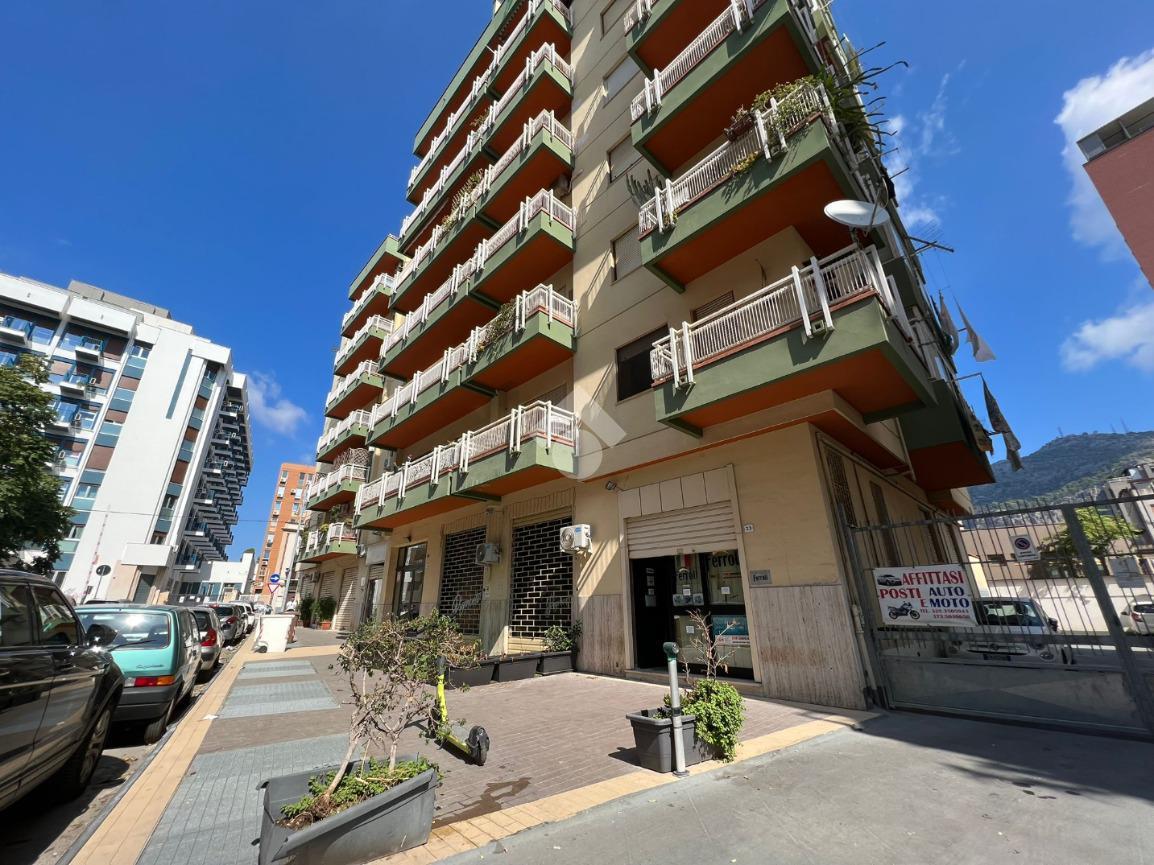 Negozio in Via Leonardo Orlandino 33, Palermo, {3} - Foto 2