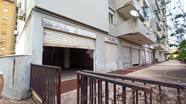 Magazzino in Via Antonino di Paola 41, Palermo - Foto 1