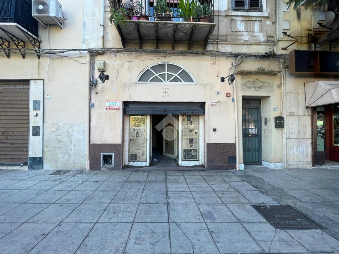 Negozio in Via Montepellegrino 69, Palermo, {3} - Foto 1