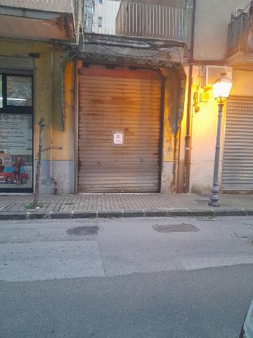 Shop in Via Olevano, Battipaglia - Photo 1