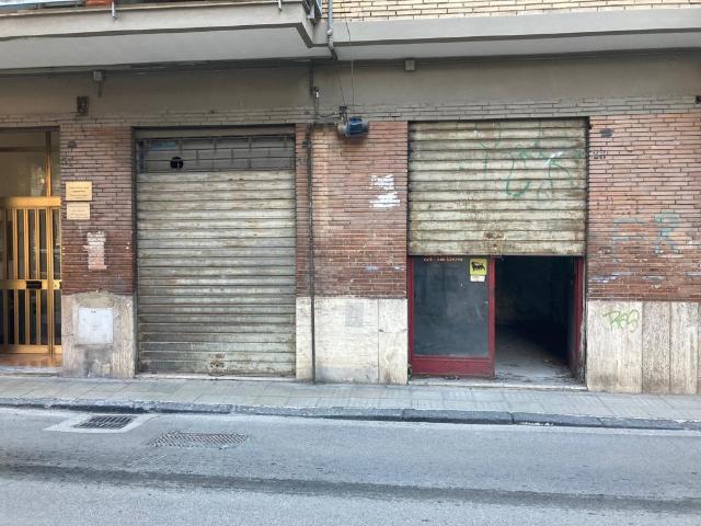 Negozio in Via Carbone, Battipaglia - Foto 1