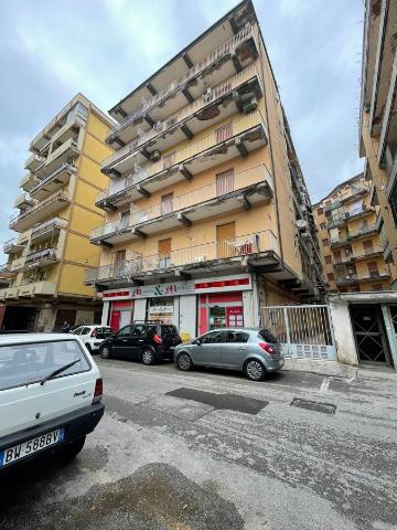 Dreizimmerwohnung in Via De Amicis, Battipaglia - Foto 1