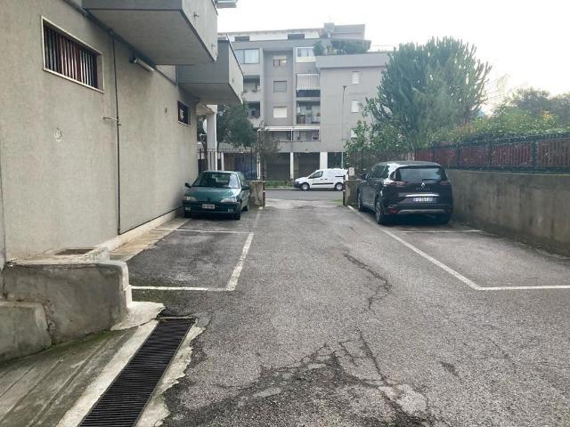 Box in Via Botticelli, Battipaglia - Foto 1