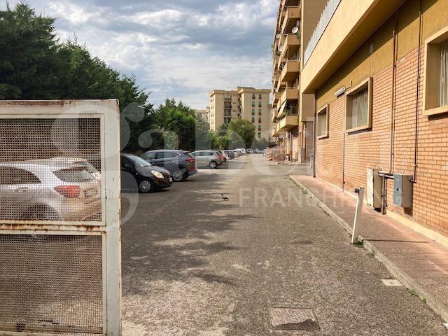 Garage or car box in Via Fogazzaro, Battipaglia - Photo 1