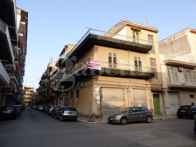 Palazzo in Via La Masa 12, Bagheria - Foto 1