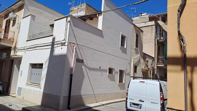 Detached house in {3}, Via Castrogiovanni 12 - Photo 1