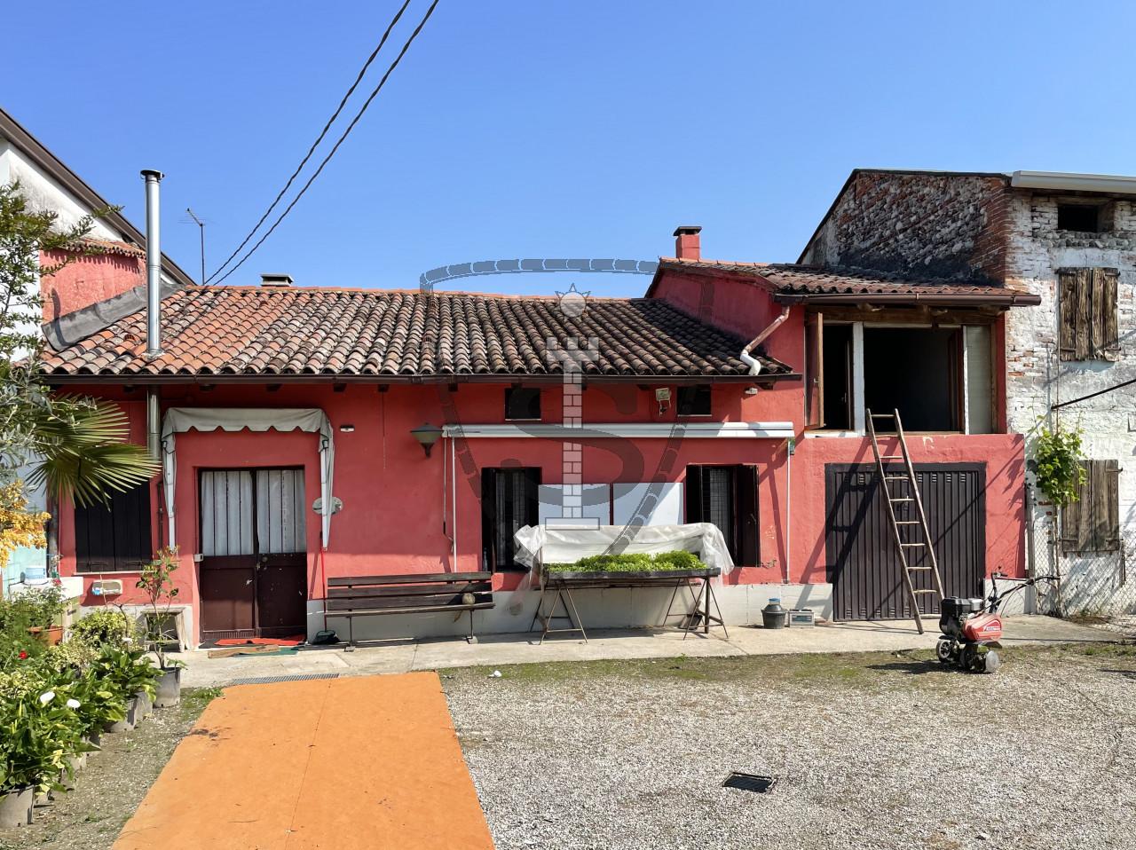 Casa colonica in vendita a Tezze Sul Brenta