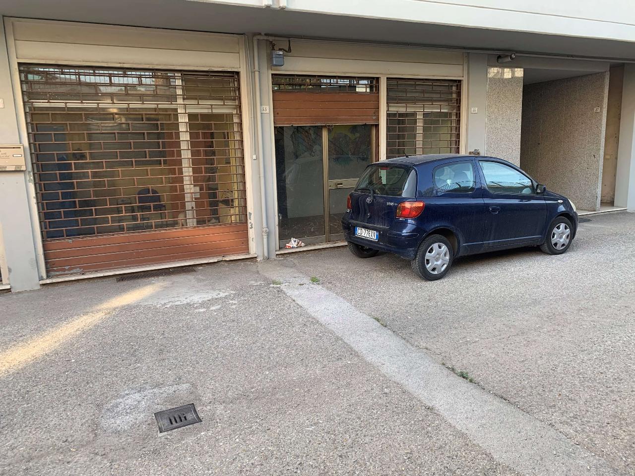 Palazzina commerciale in , Corciano, {3} - Foto 2