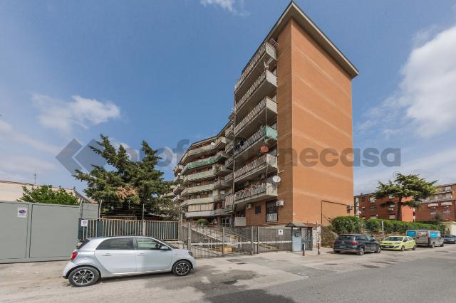 Trilocale in Via Giuseppe Garibaldi 25, Casoria - Foto 1