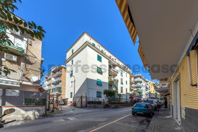 Vierzimmerwohnung in Via Paladino 19, Portici - Foto 1