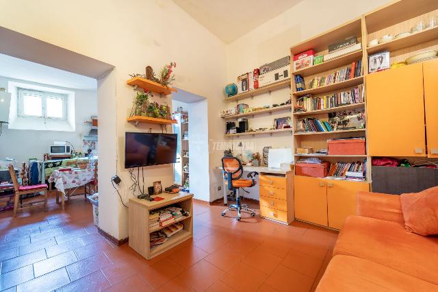 2-room flat in Via San Leonardo, Viterbo - Photo 1