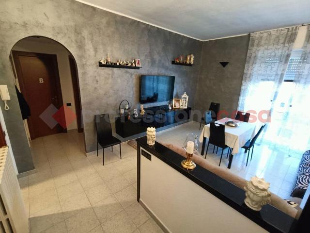 2-room flat in Via Aosta 4, Parabiago - Photo 1