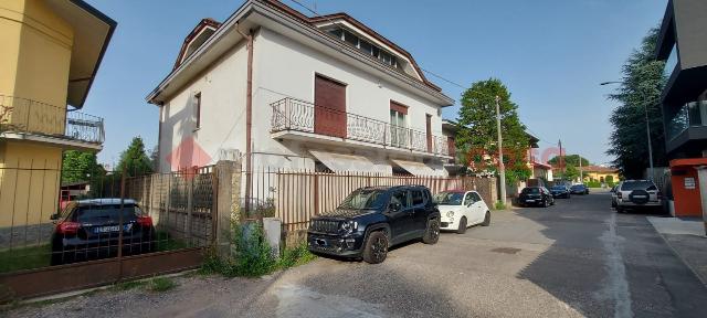 3-room flat in Via Resegone 30, Parabiago - Photo 1