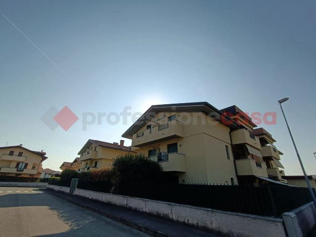 2-room flat in Piazza Don Carlo Sada 4, Parabiago - Photo 1