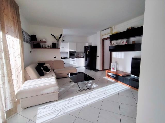 3-room flat in Via al Castello 3, Locate di Triulzi - Photo 1