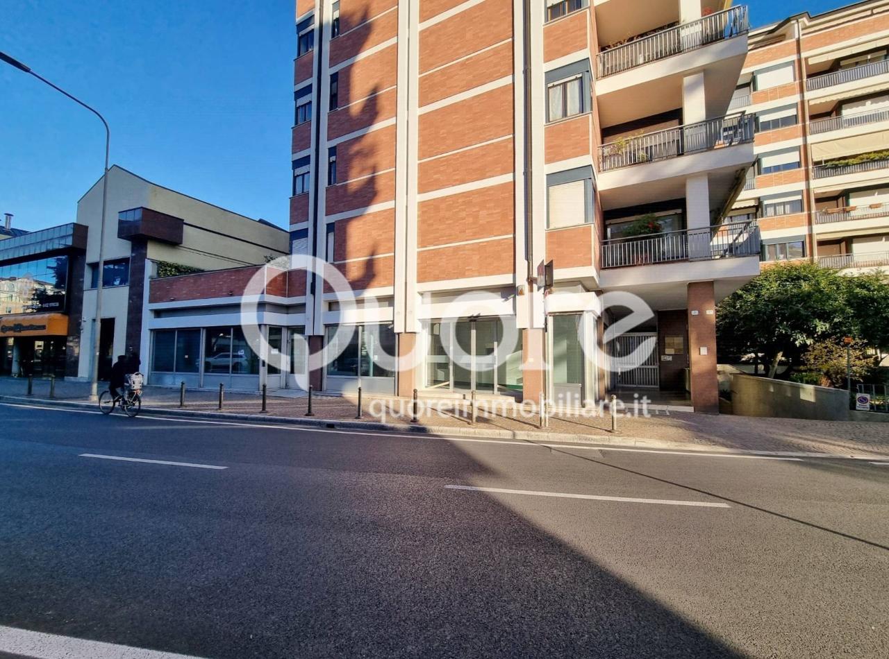 Negozio in Viale della Vittoria 7/C, Udine, {3} - Foto 1