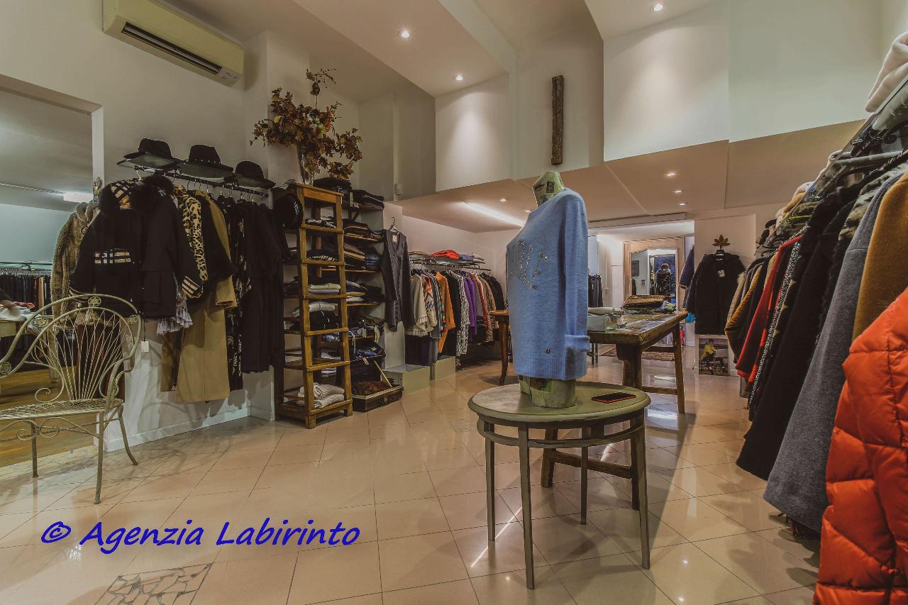 Negozio in Viale Roma 34-36, Forli', {3} - Foto 2